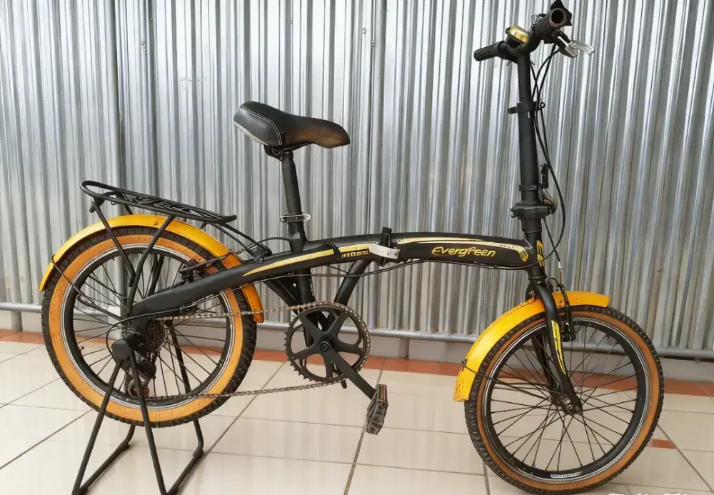 Sepeda lipat uk20 bekas