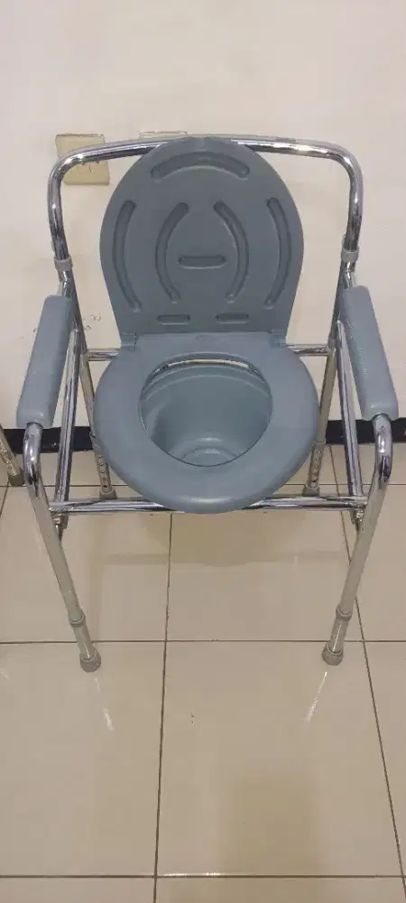 KURSI TOILET PORTABLE