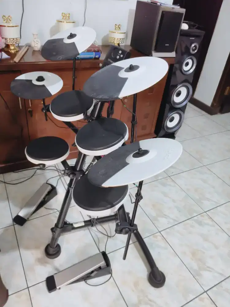 Drum electric rolland DT1K kondisi sesuai poto