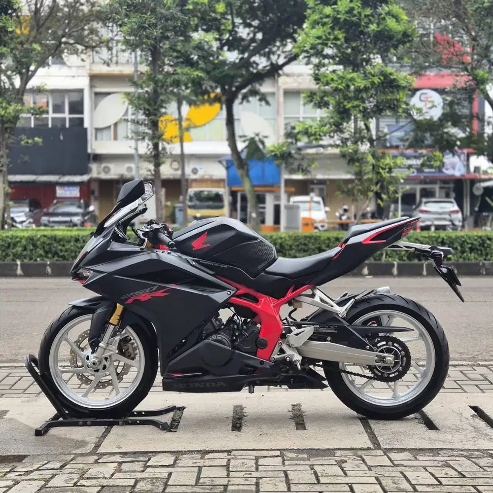 HONDA CBR250RR NON ABS 2019 BLACK LOW KM PAJAK PANJANG SIAP GAS