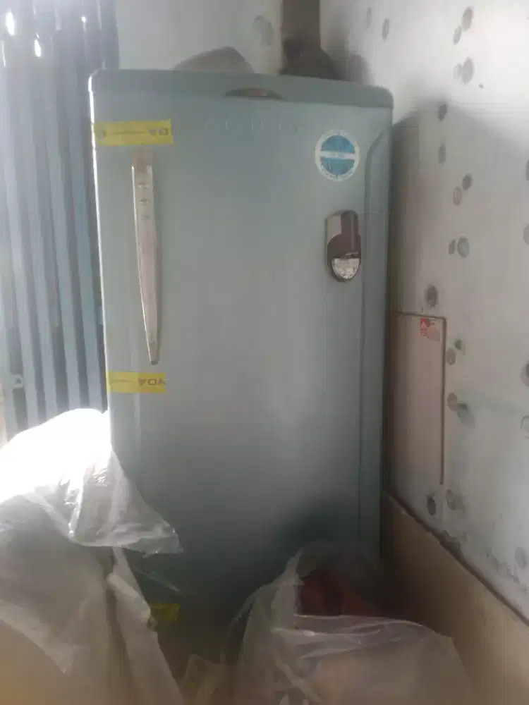 Lemari es merk Toshiba (Glacio) 1 pintu