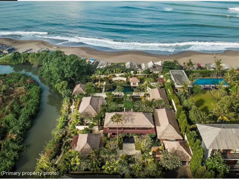 Disewakan Villa pinggir pantai di Canggu Bali.