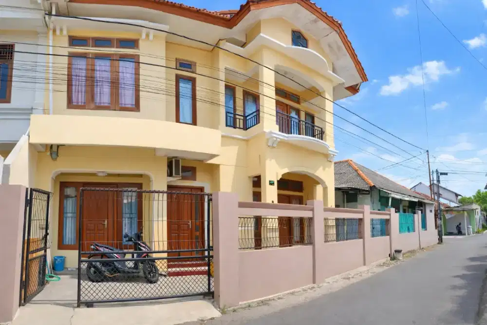 RUMAH INDUK + KOS 19KT DEKAT UPN/AMIKOM (POSISI HOOK)