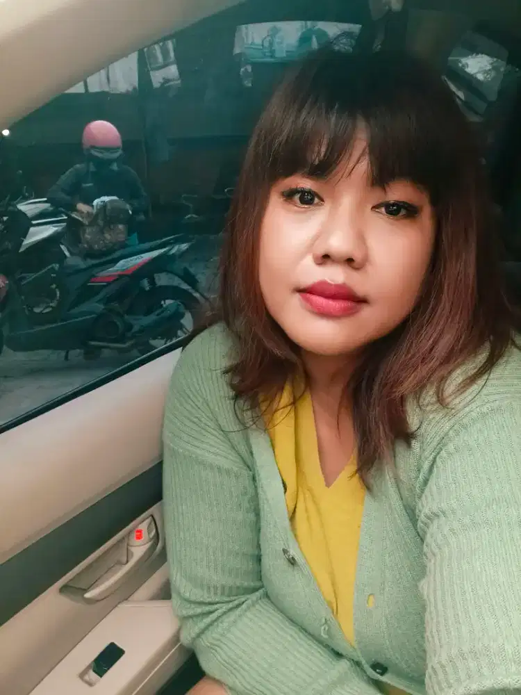 Pengalaman di bidang salon kecantikan & cleaning servis