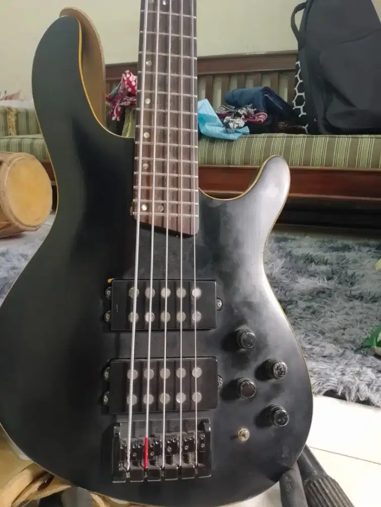 Bass Electric Aktif Cort C5H 5 strings