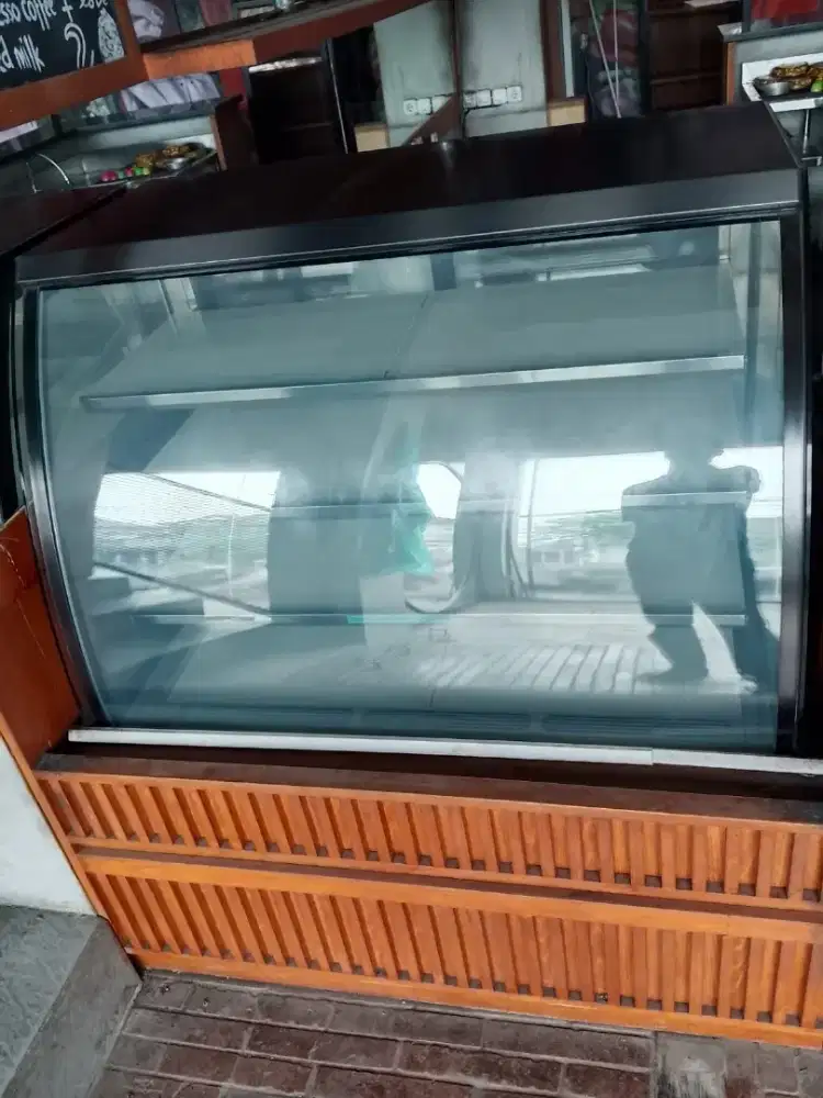 DIJUAL!! Showcase Cake Bakeryy GEA S-904A