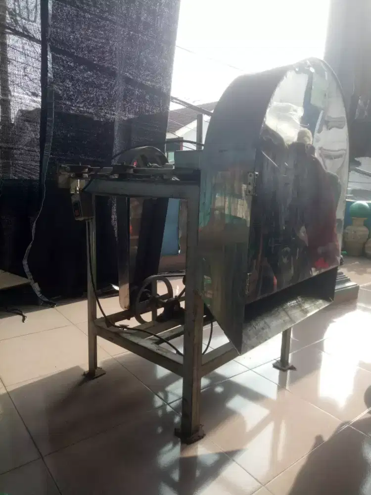 Mesin pemotong singkong/umbi2an Argowindo