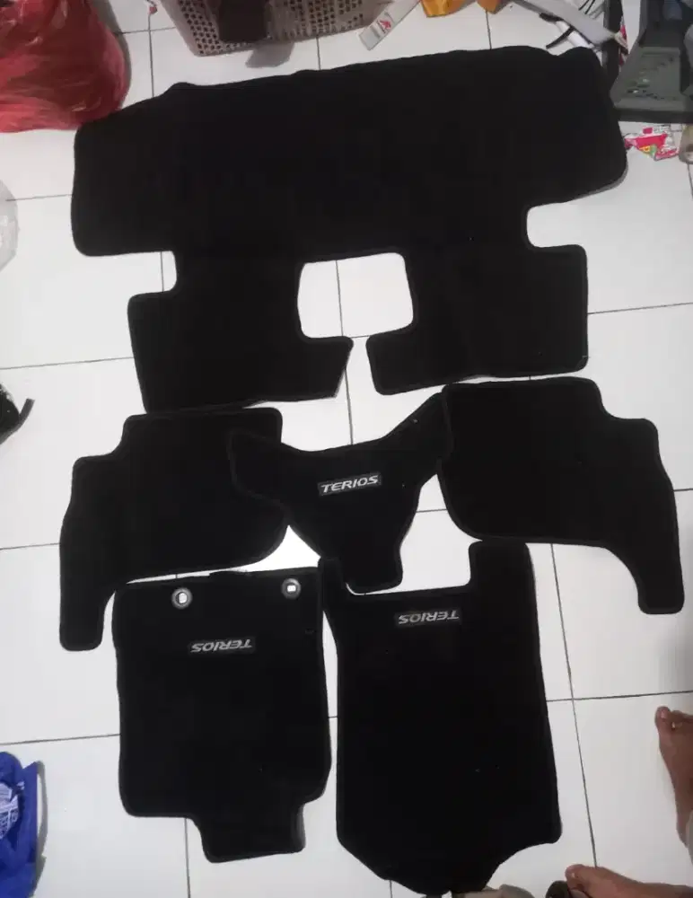 Karpet beludru terios2025