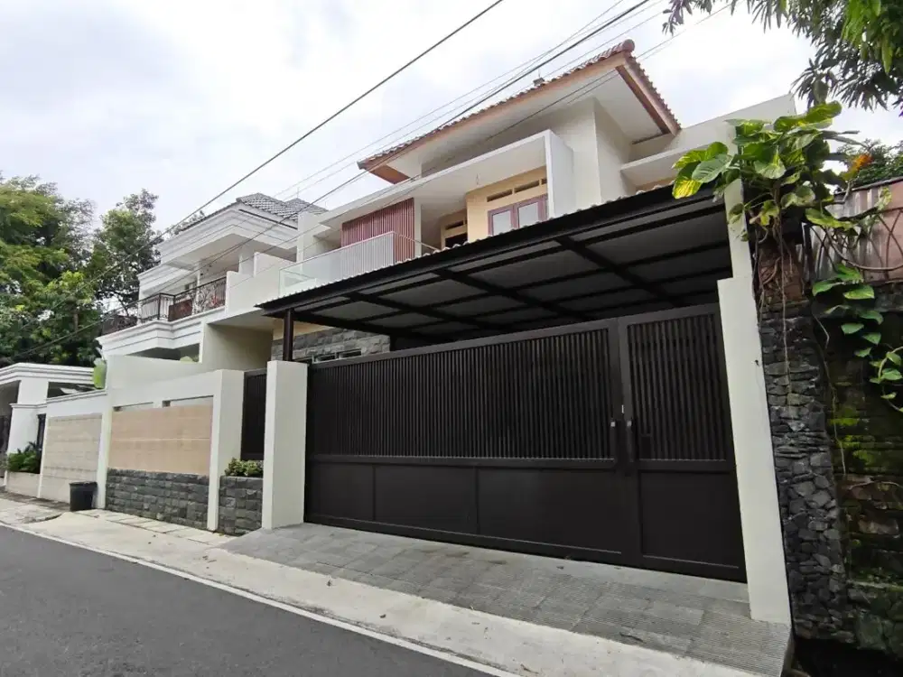 RUMAH BARU LUAS MEWAH 2 KT DI SUMBER BANJARSARI SOLO KOTA