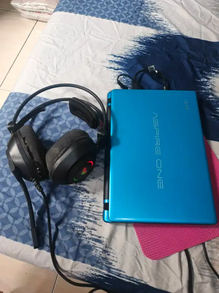 Notebook accer aspire one 725