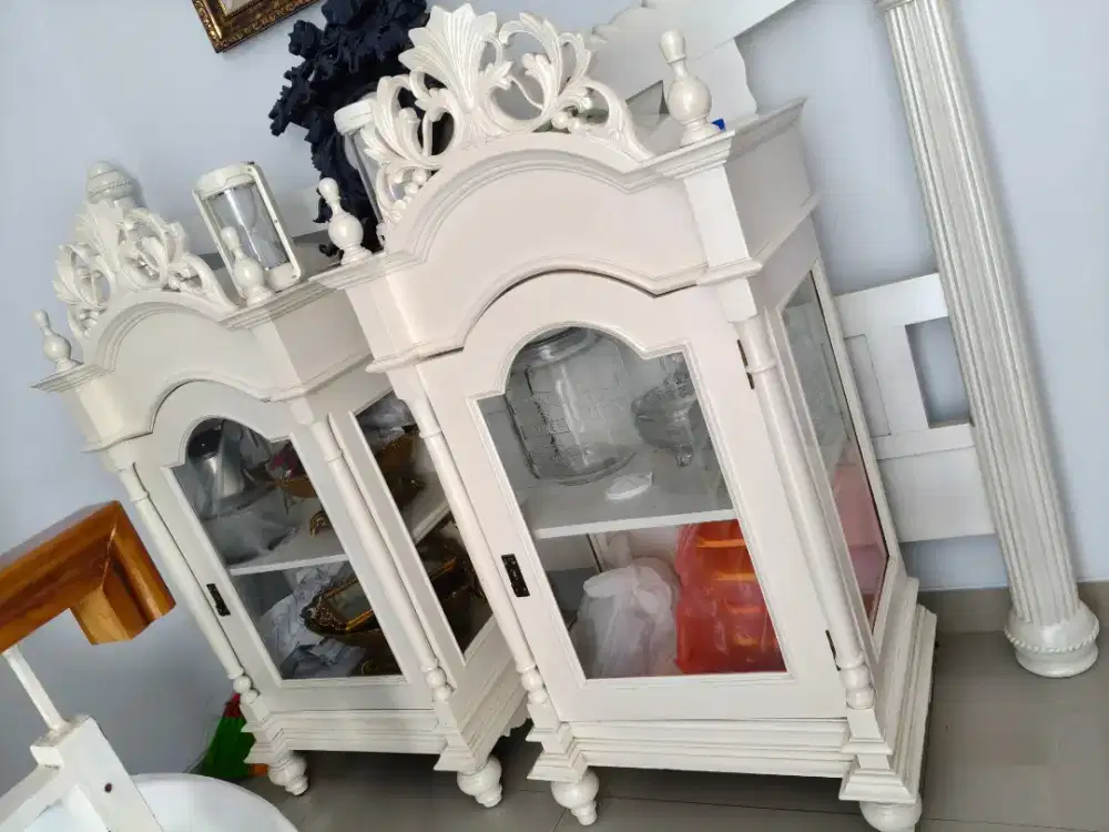 Lemari Jati Antik Kembar