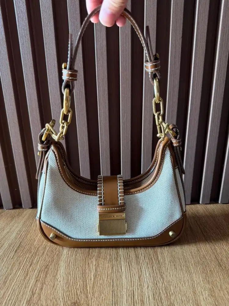 PRELOVED TAS CHARLES &KEITH