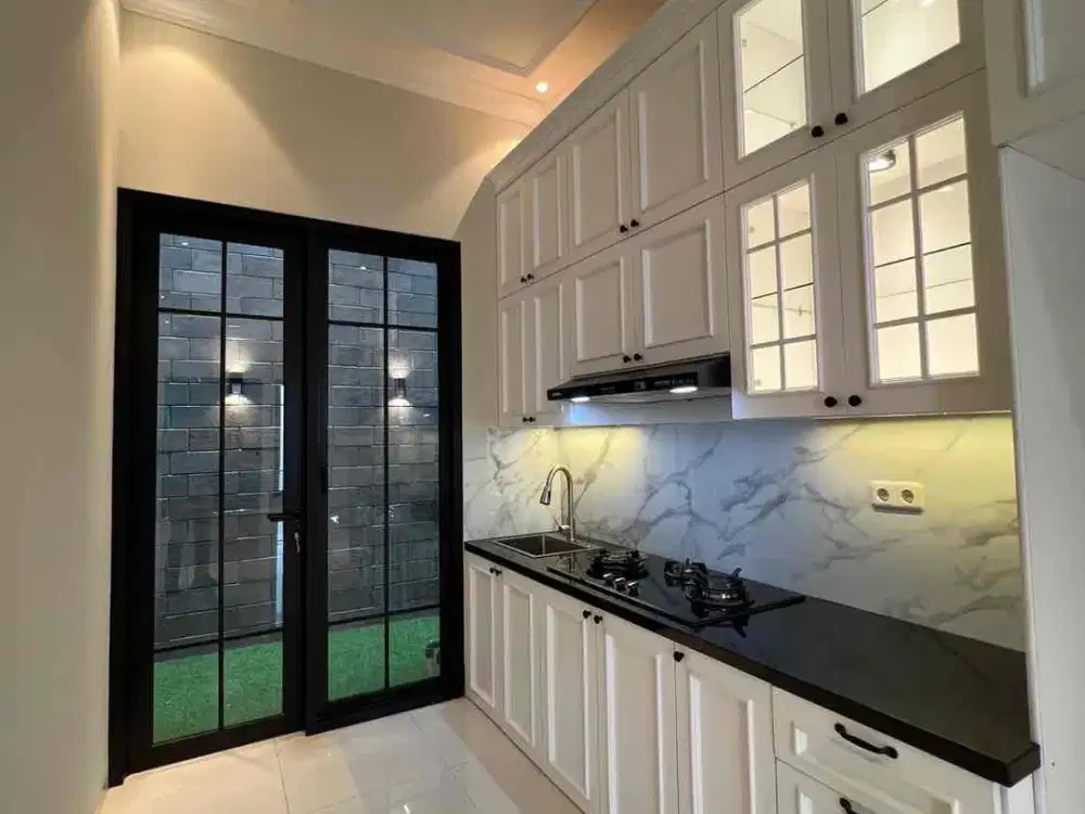 Rumah Bangunan Baru 2 Lantai, di Cempaka Putih