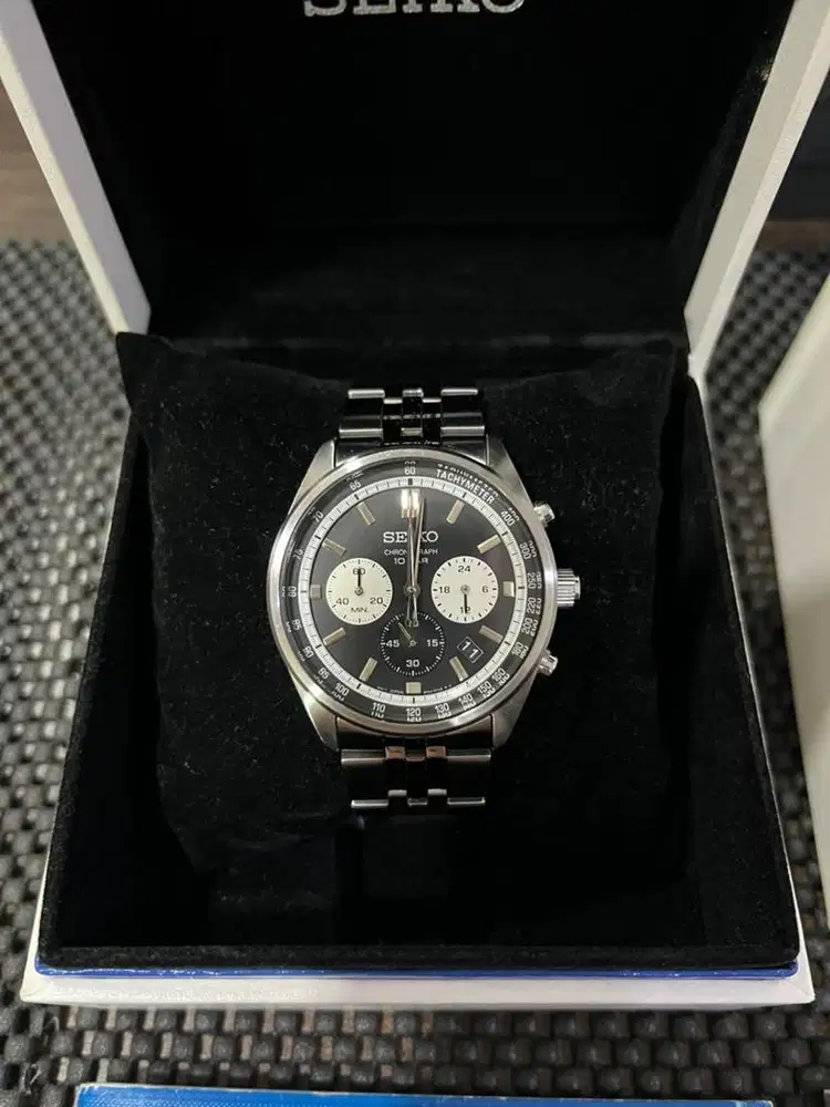 Seiko Chronograph SSB429P1 Reverse Panda