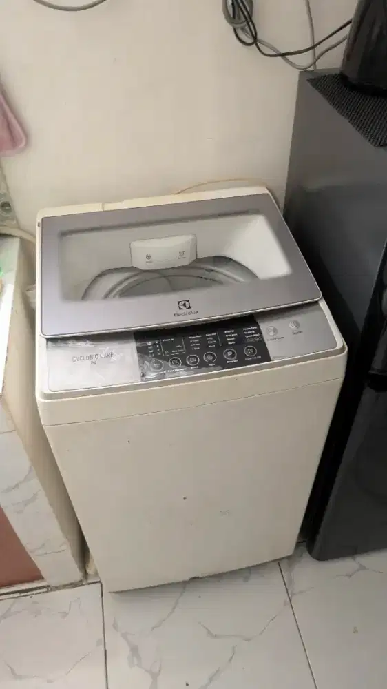 Mesin Cuci Electrolux Minus Bonus Vacum Cleaner