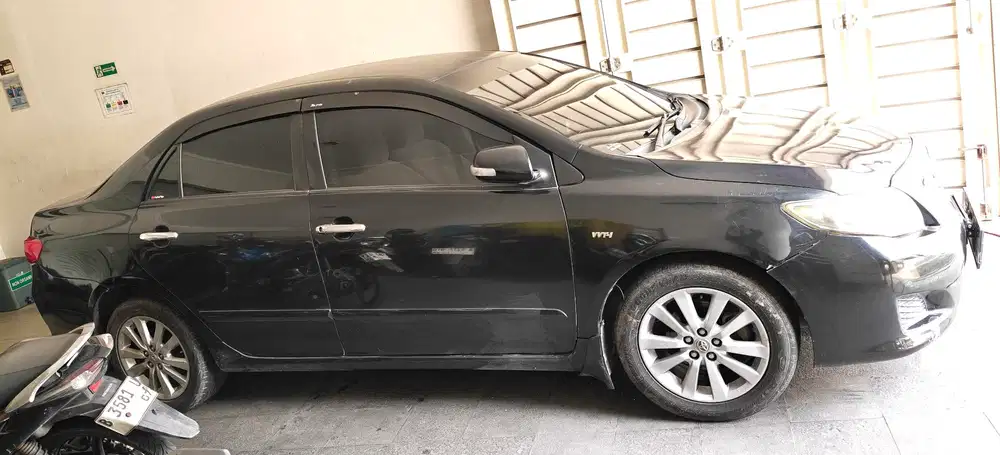 Toyota Corolla Altis 2010 Bensin