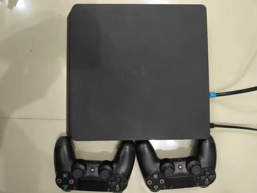 PS4 Slim Hen 9.00 1TB, Stik 2, Fullgame, Tanpa Alat bantu HEN.