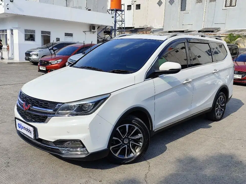 Kondisi Terawat Wuling Cortez 1.5 LT Lux Plus Bensin-AT 2019 TIP
