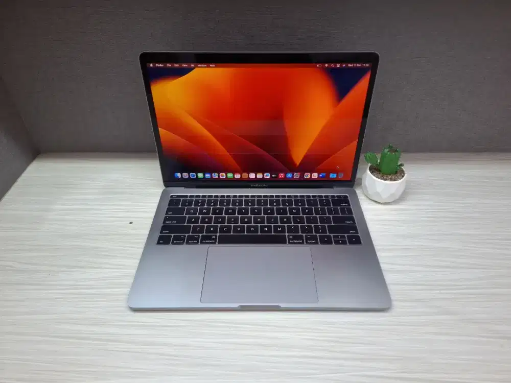 MacBook Pro Retina A1708 Gen 11 Core i5 ( Grade A)