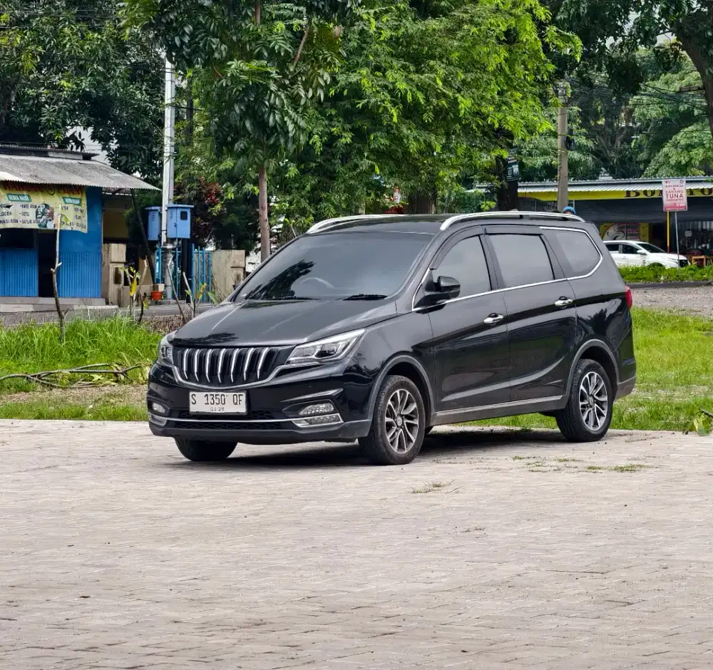 Wuling cortez hitam L Lux + AMT 2018 type tertinggi