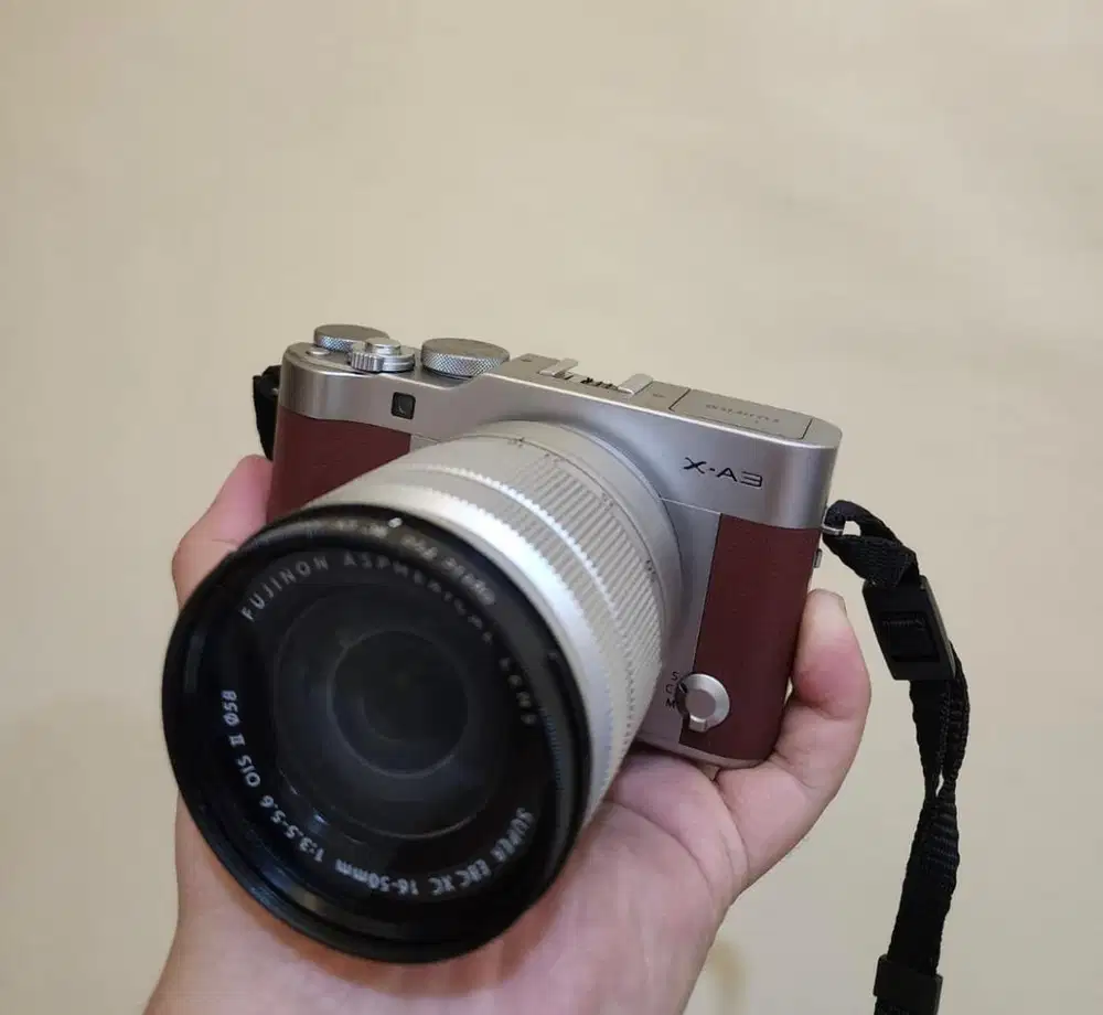 Fujifilm XA3 - bekas seperti baru - layar sentuh