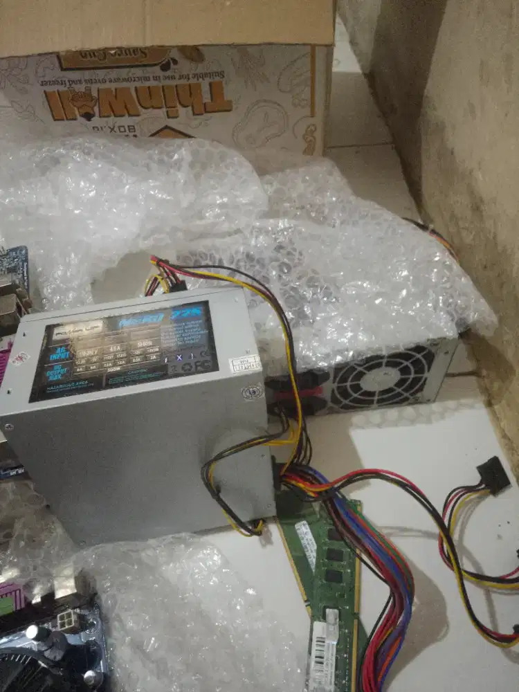 UPS standar merk random