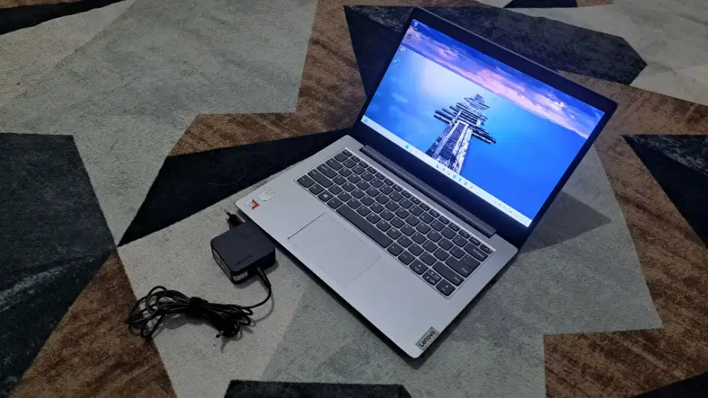 Laptop Lenovo Ideapad silm 1
