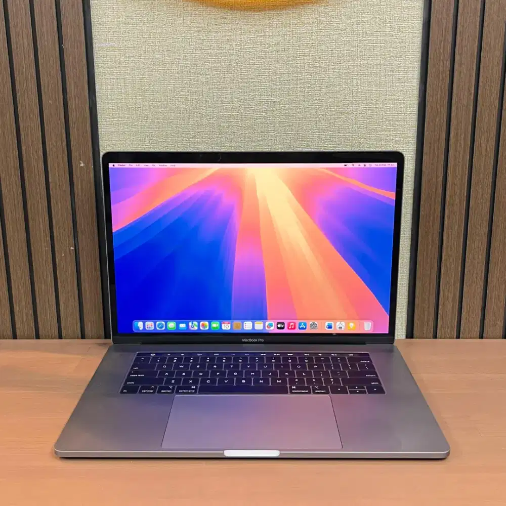 Macbook Pro 15-Inch 2019 | Core i9 | Touchbar | Dual VGA | Truetone On