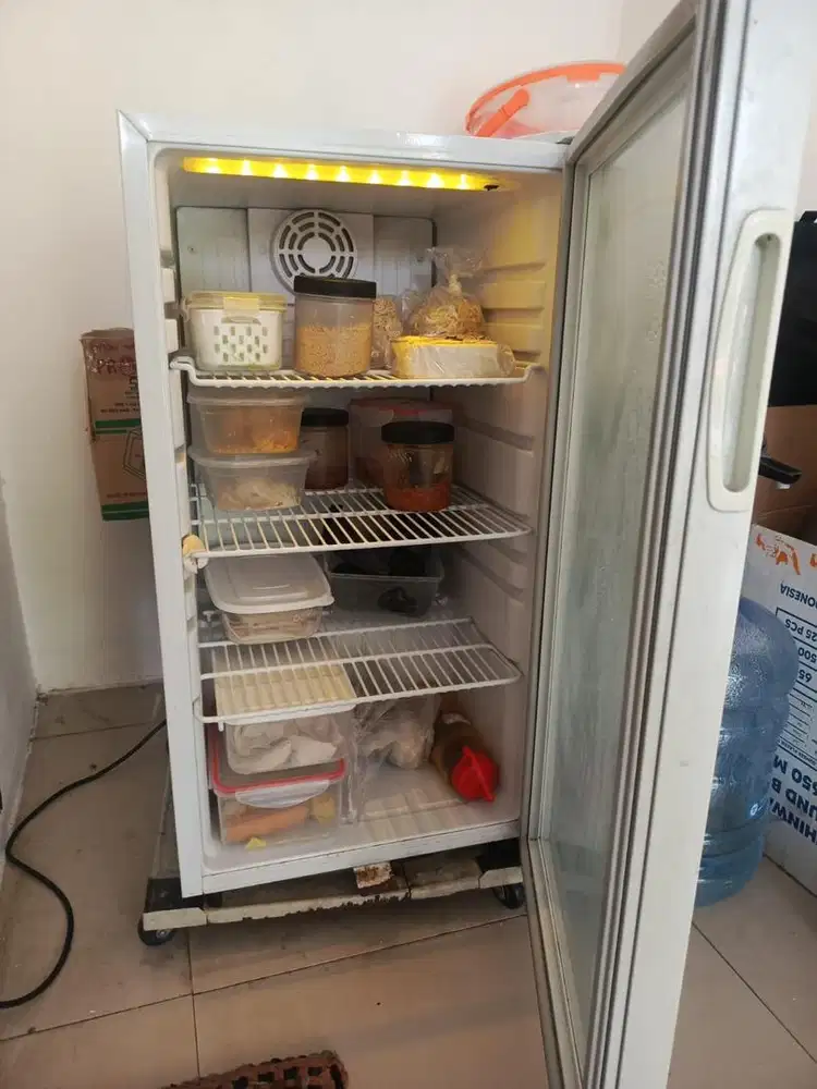 Showcase GEA (Kulkas 1 pintu)