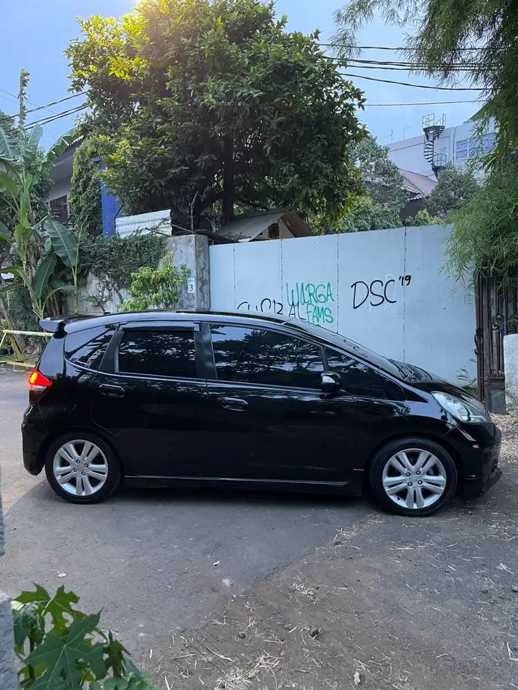 DP MULAI 15 JUTAA HONDA JAZZ RS Ge8 A/T 2012
