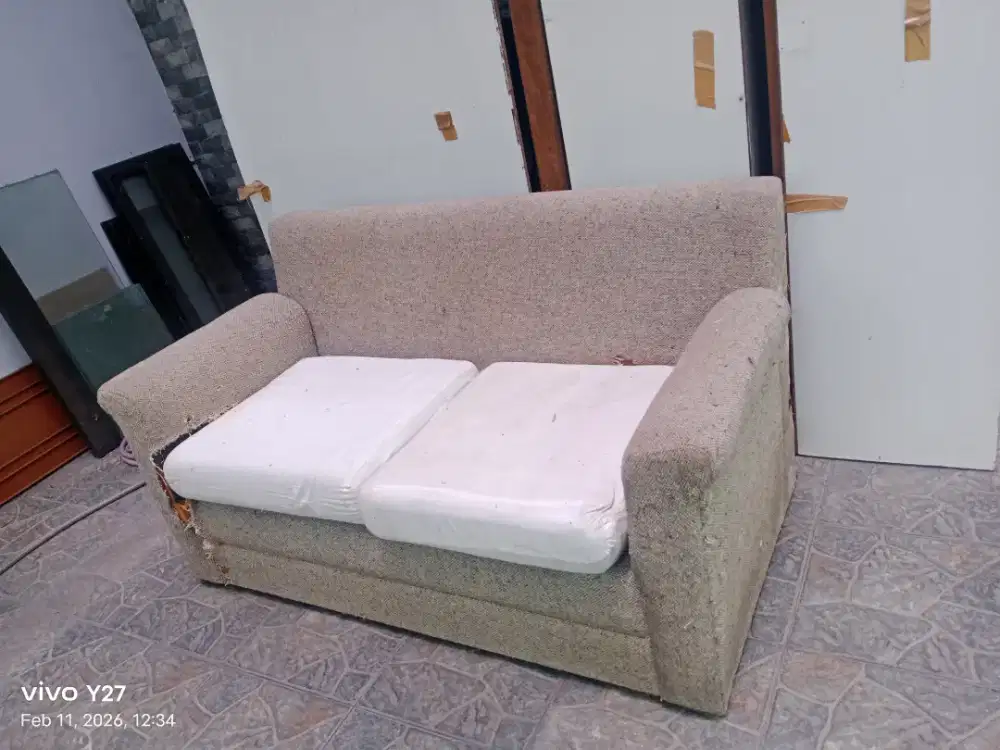 Sofa 2 seater kondisi apa adanya