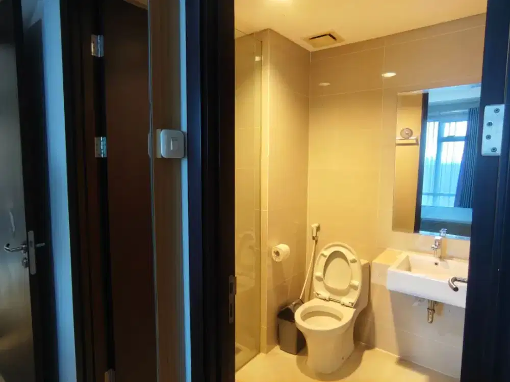 Disewakan Apartemen Puri Mansion Tipe 2 Kamar Tidur Semi Private Lift Kondisi Furnish Senada Bonus View Cakep
