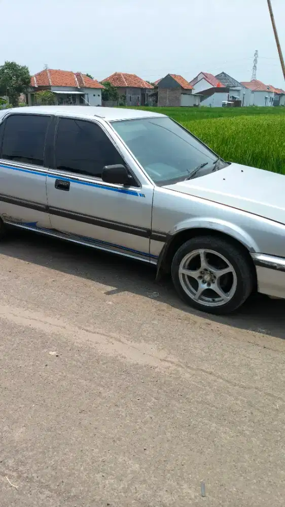 Di jual mobil sedan Honda Accord