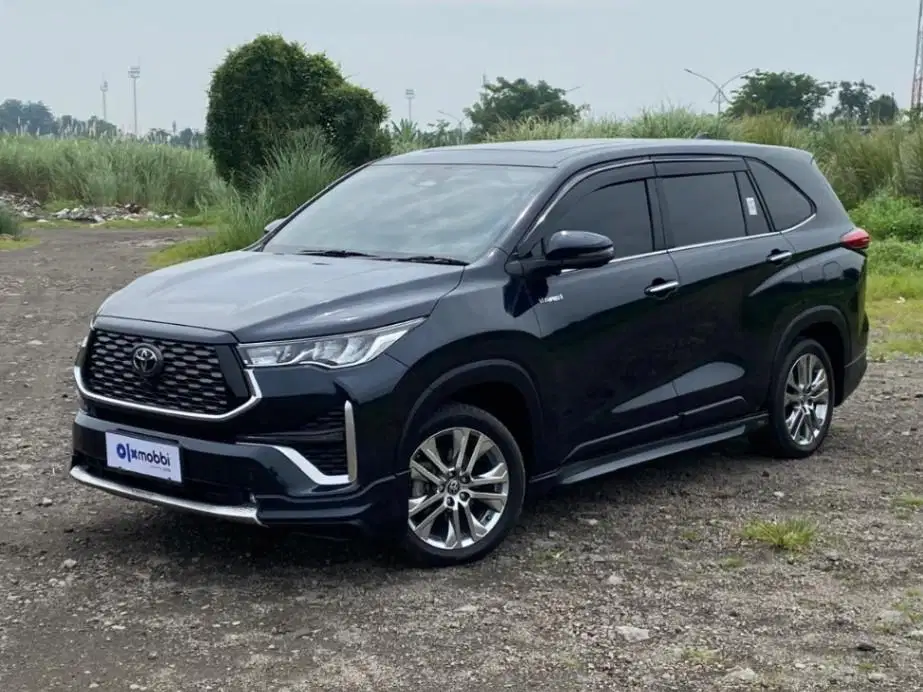 Toyota Kijang Innova 2.0 Zenix Q HV CVT TSS Modellista Hybrid-AT 2023