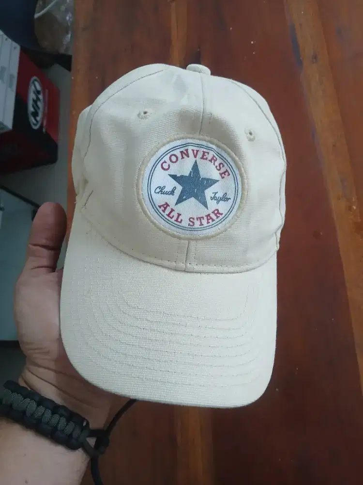 Topi converse original beli di sport station