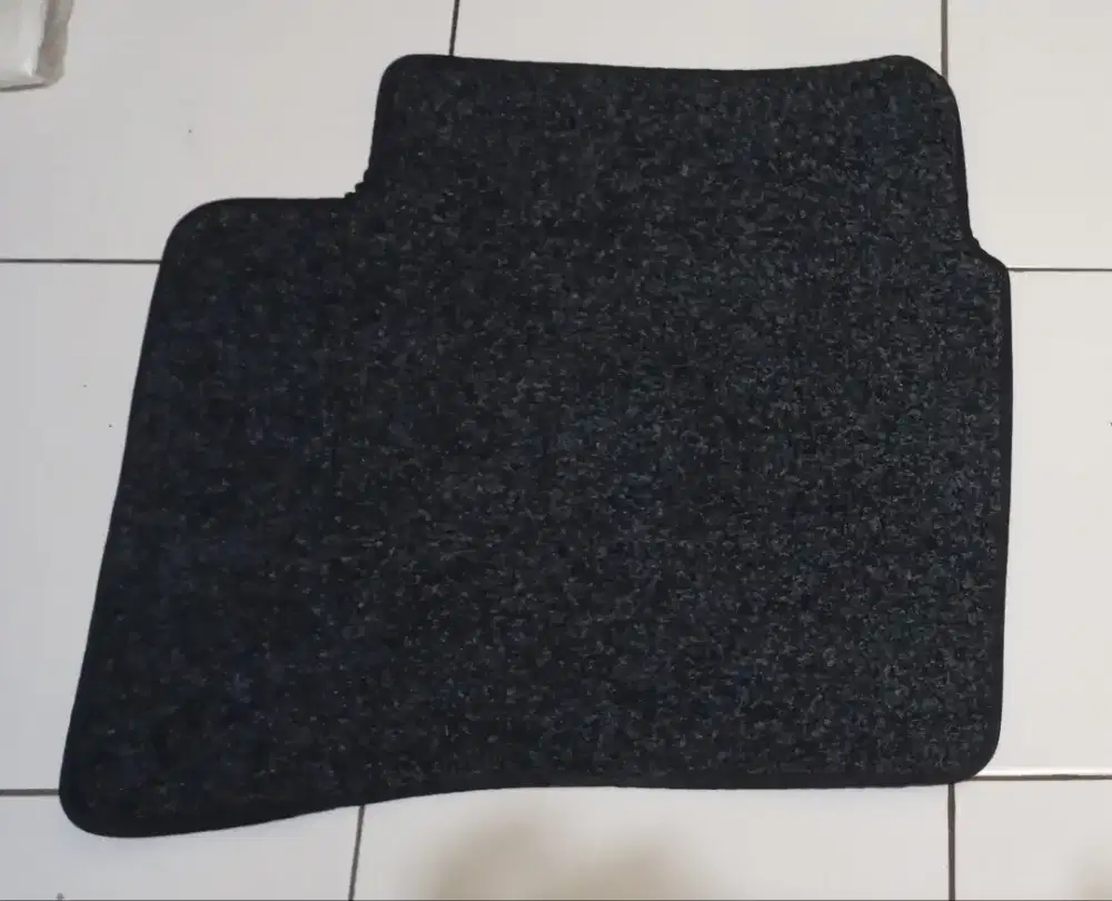 Karpet Toyota Etios depan belakang (4 lembar)