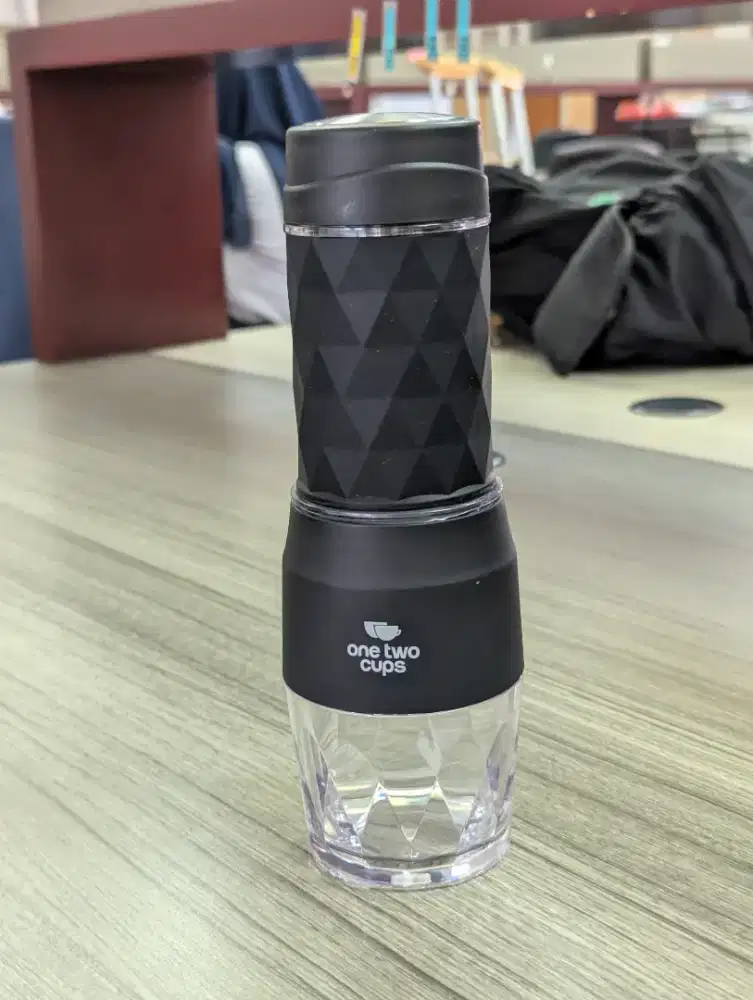 ONE TWO CUPS HS-8439 Mini Espresso Maker 3-in-1 20 Bar 120 ml Camping