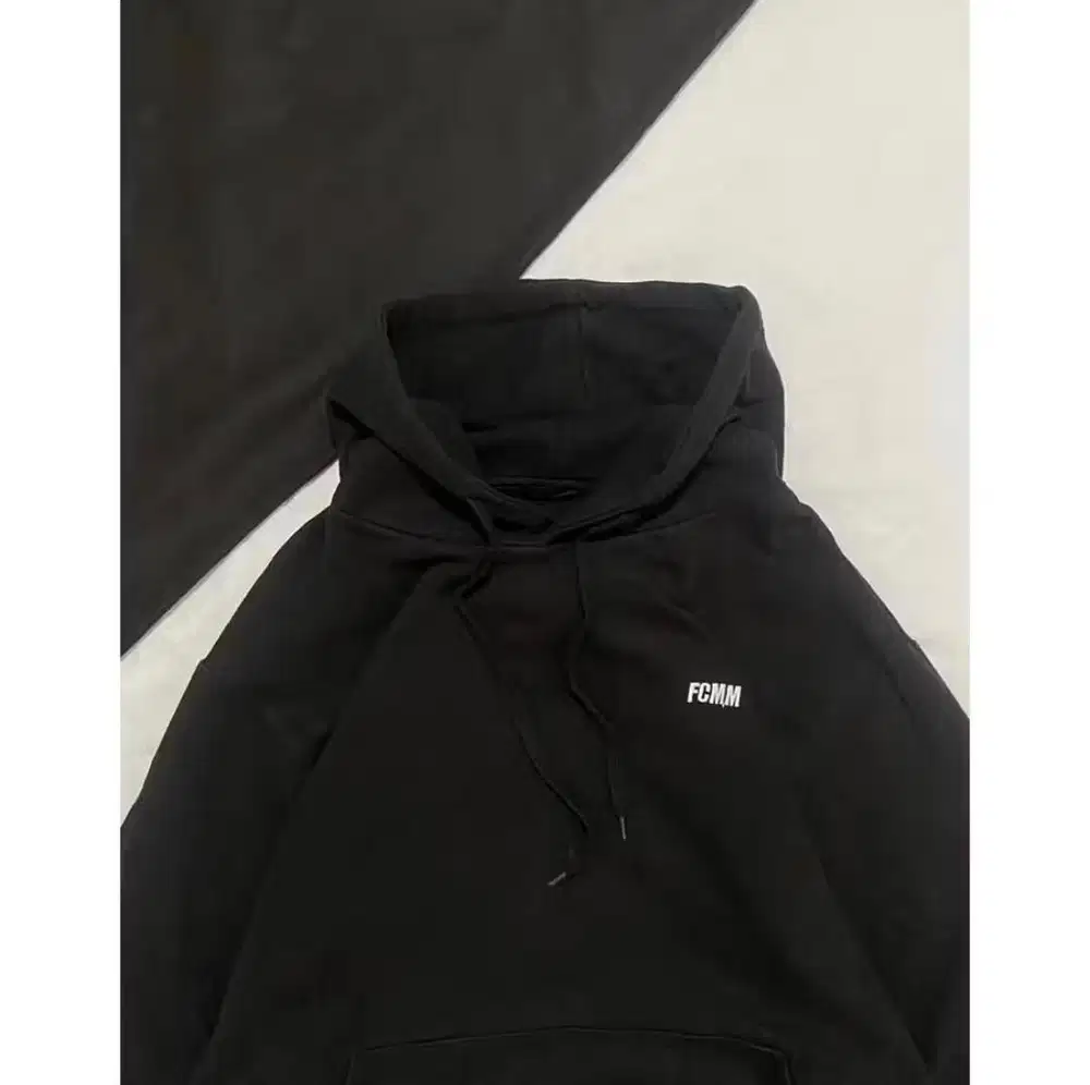 Jaket hitam lengan panjang