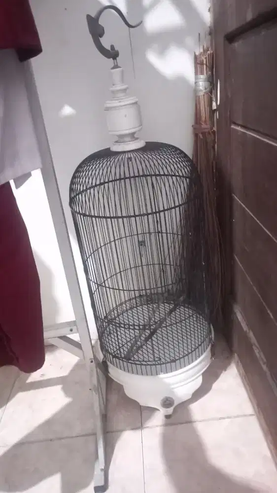 Sangkar burung besi