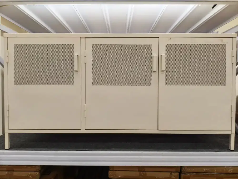 MEJA TV SELBY – MINIMALIS, KOKOH, DAN FUNGISIONAL