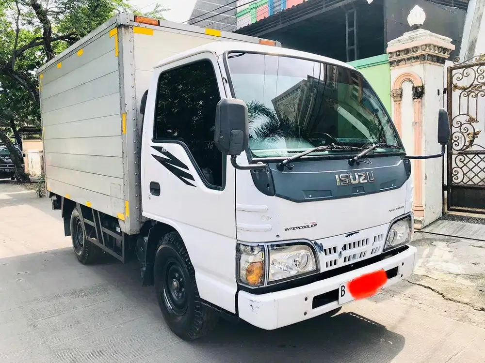 Isuzu ELF NHR Power Steering Full Original thn 2014 Box Almunium