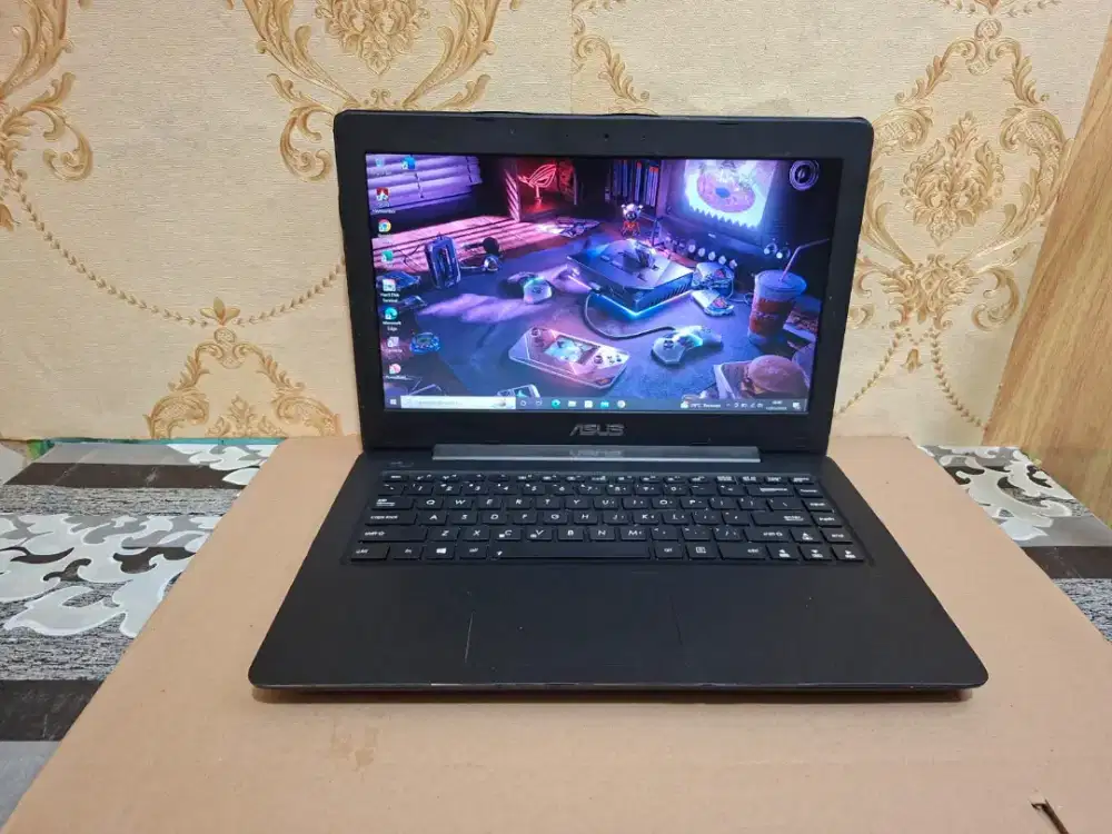 Laptop Asus X456UHQ I7 GEN7 -4GB -SSD 128GB + HDD 500GB -Desain