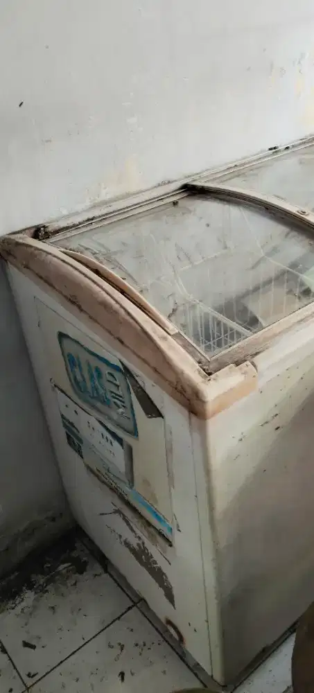 Jual freezer box uk 300 L - polytron