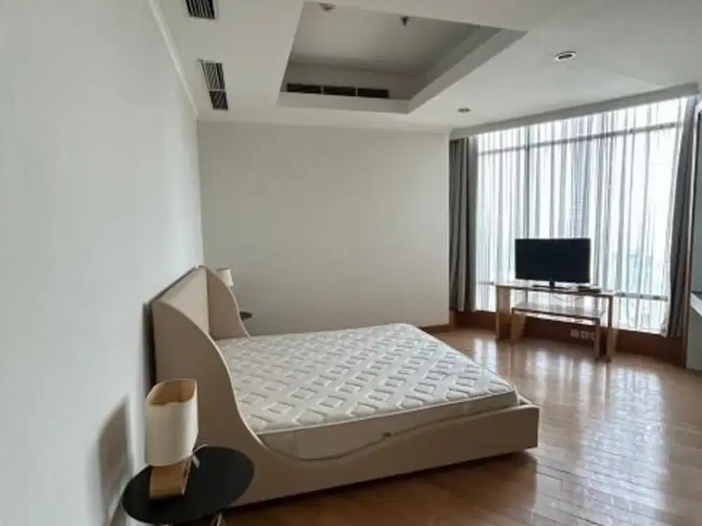 BEST DEAL, For Sale !! Kempinski Apartment 2 Br Semi Furnished Jakarta