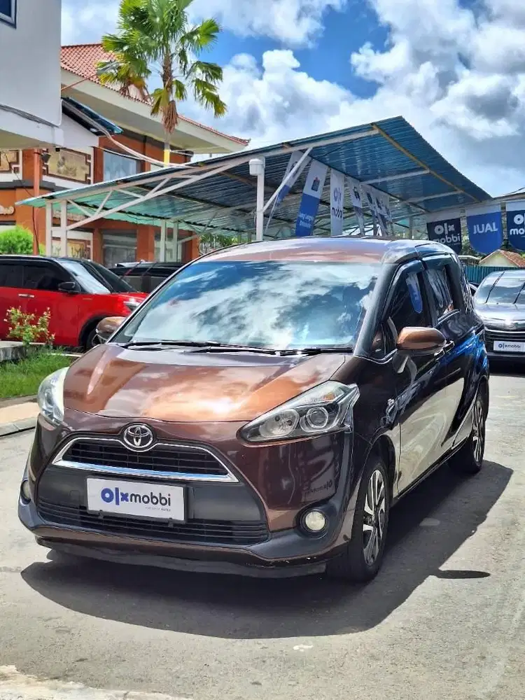 DP RENDAH  - Toyota Sienta 1.5 V Bensin AT 2017 Coklat