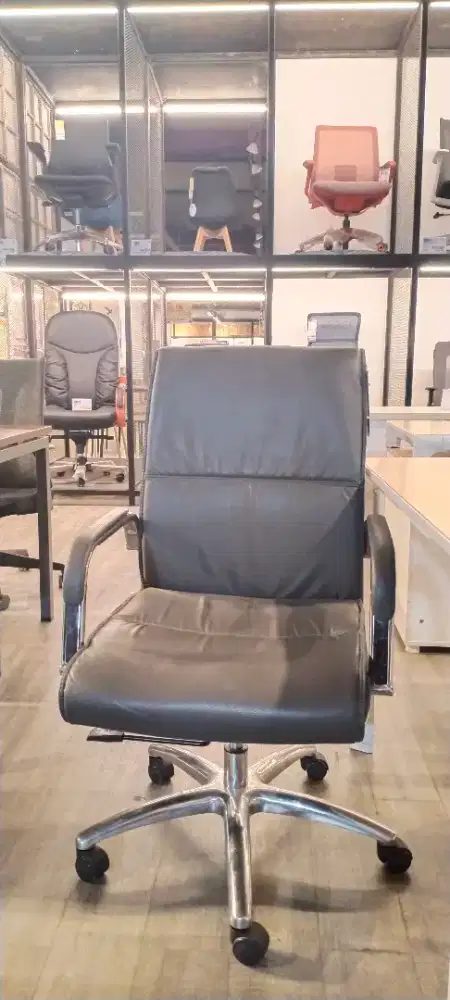 Kursi kantor mewah