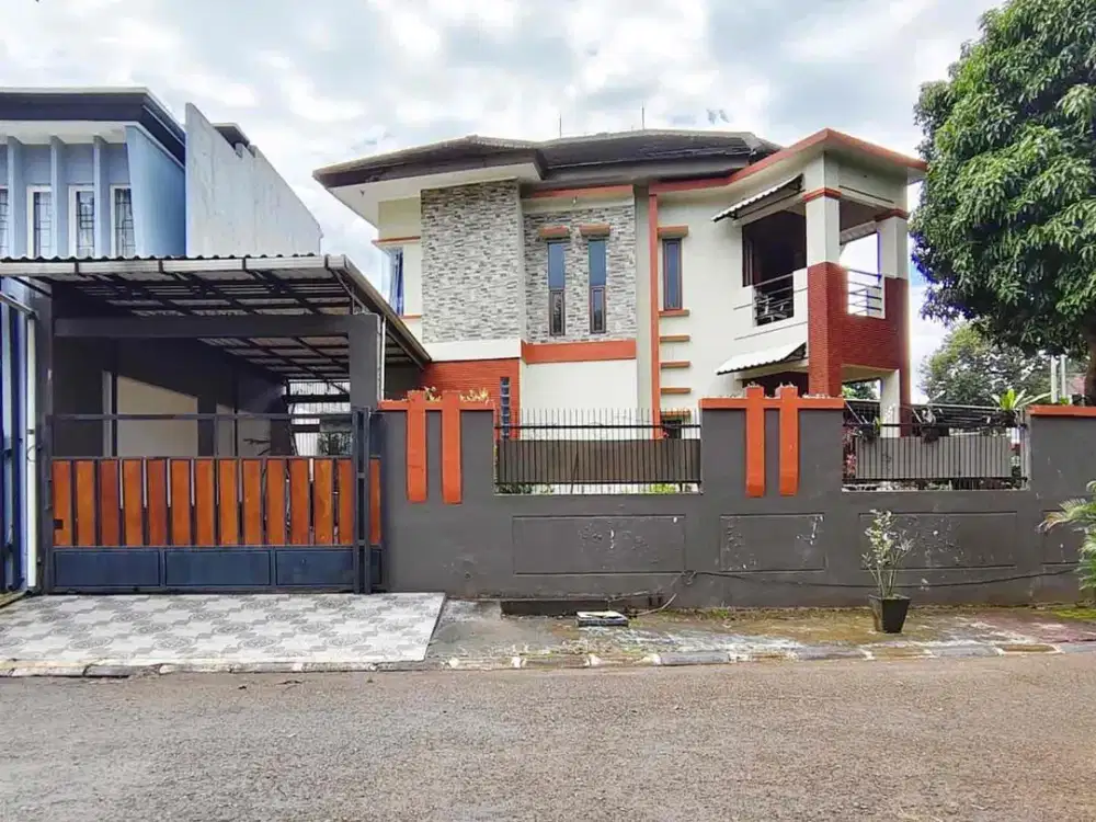 Rumah 2 Lantai di BSD Kencana Loka Huk Hadap Timur