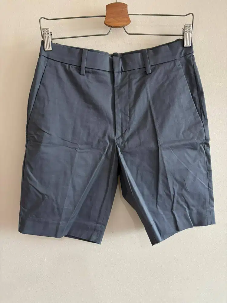 Celana Pendek Uniqlo Stretch Slim Fit - Grey