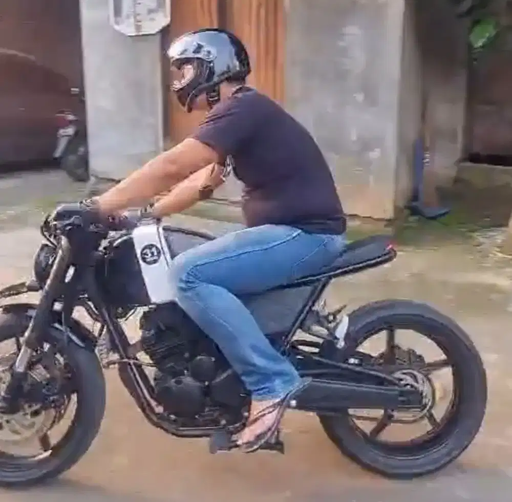 YAMAHA SCORPIO 225 Custom !!!