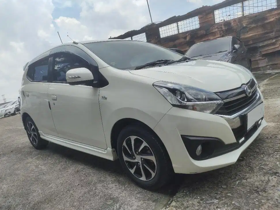 DP MURAH Daihatsu Ayla 1.2 R Bensin-MT 2019 C5NVZ